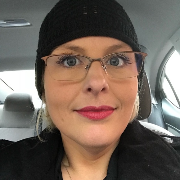 Meet your Posher, Sarah - Picture 3 of 3